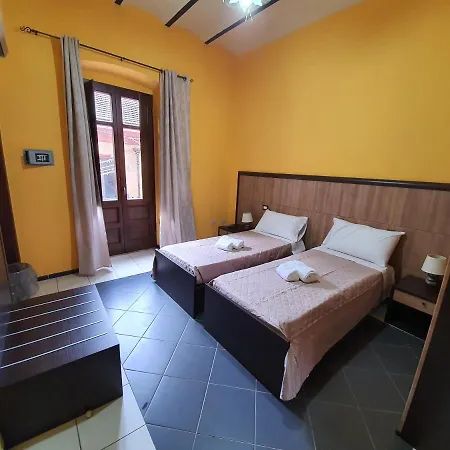 Bed and breakfast 13 *